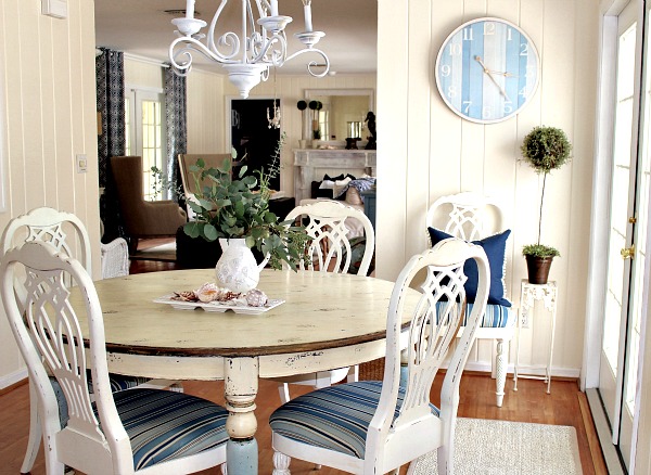 Small Kitchen Design {Beach Cottage} - The House of Silver Lini