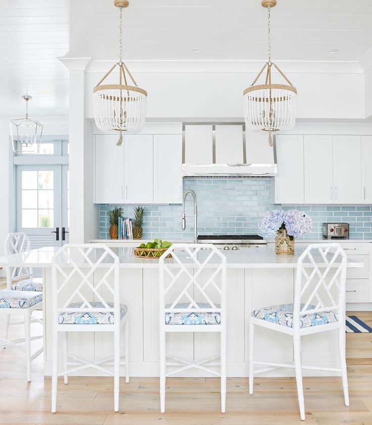 23 Coastal Kitchen Decor Ideas for a Modern Beach Home | Coastal .