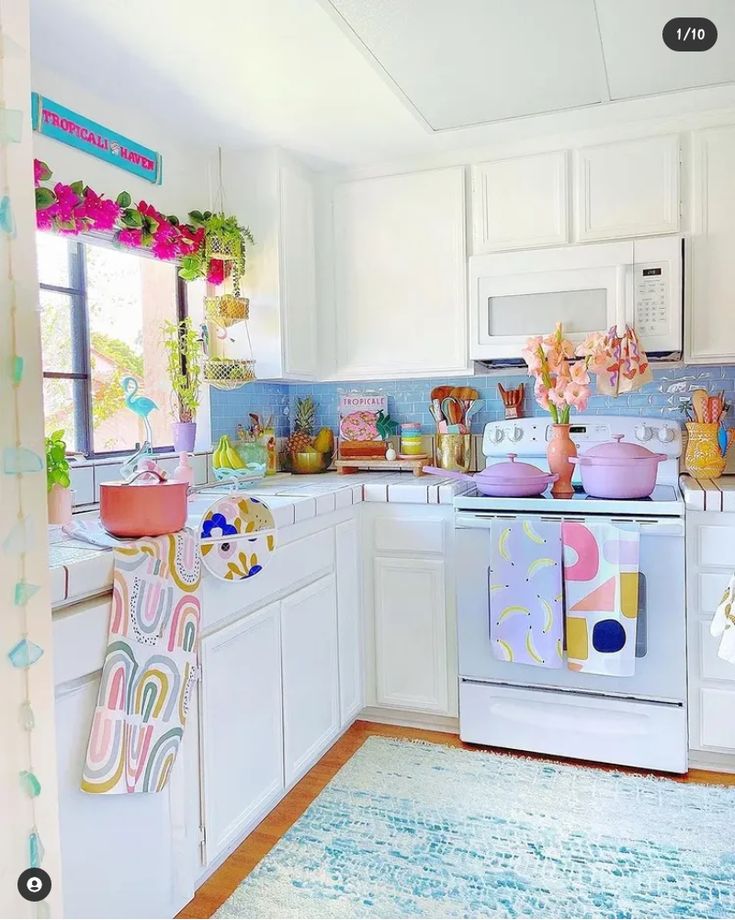 34 Colorful Kitchen Decors That Will Rock In 2023 - Wonder Cottage .