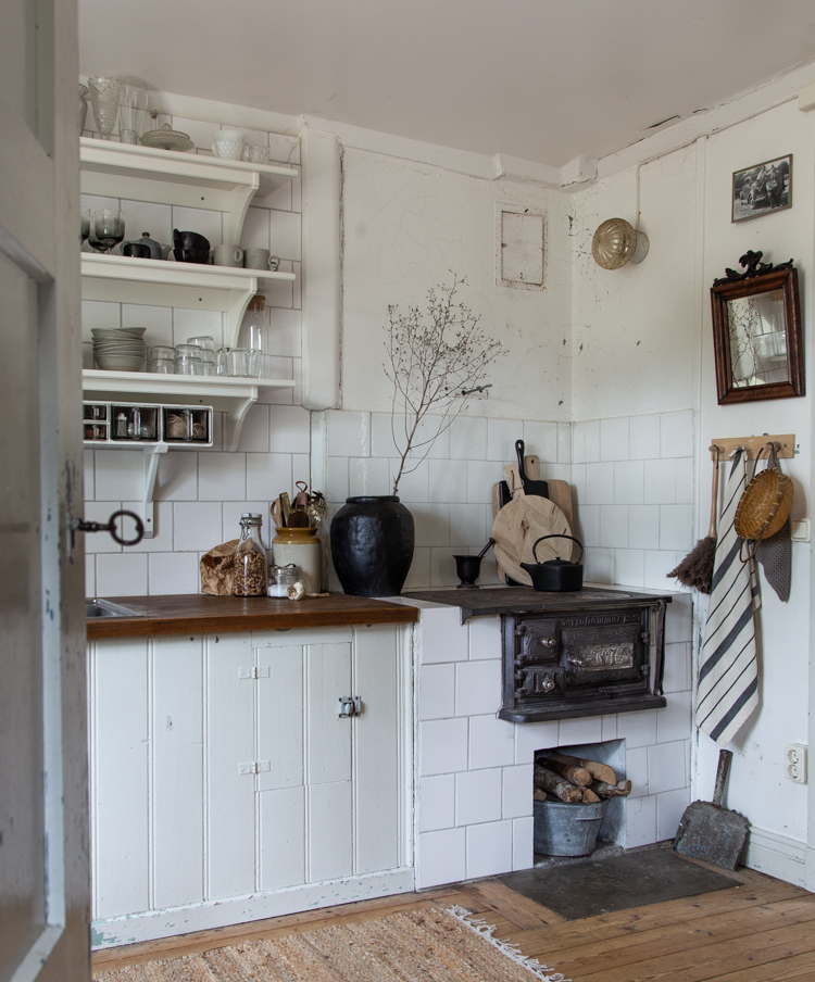 my scandinavian home: Helen's Cosy Swedish Country Cottage Kitch