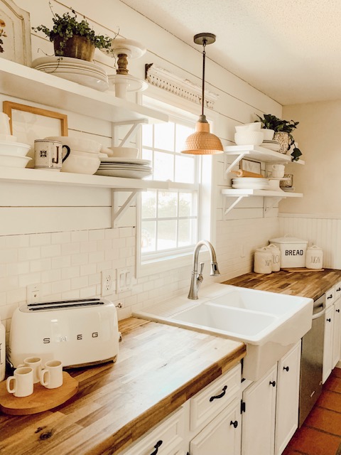 Cottage Style Kitchen - Itty Bitty Farmhou