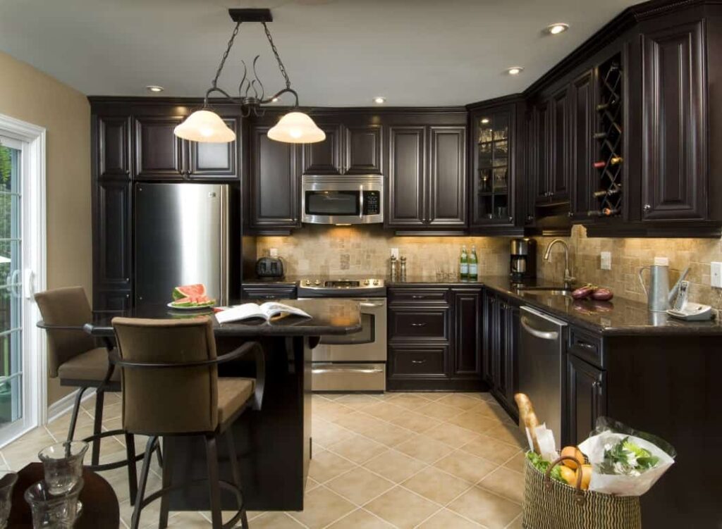 How to Decide Between Light or Dark Kitchen Cabine