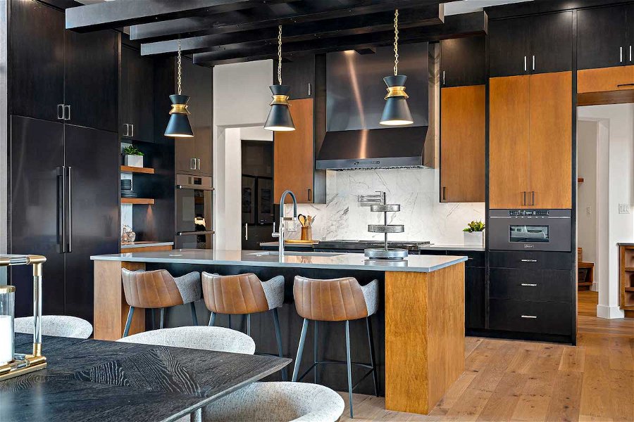 10 Dreamy But Dark Kitchen Cabinet Ideas & Designs - Decorilla .