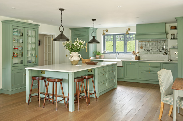 10 Gorgeous Green Paints for Kitchen Islands and Cabine