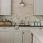 11 Fresh Kitchen Backsplash Ideas for White Cabinets | Kitchen .