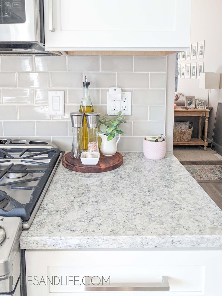 How to Decorate your Kitchen Countertops | Kitchen countertop .