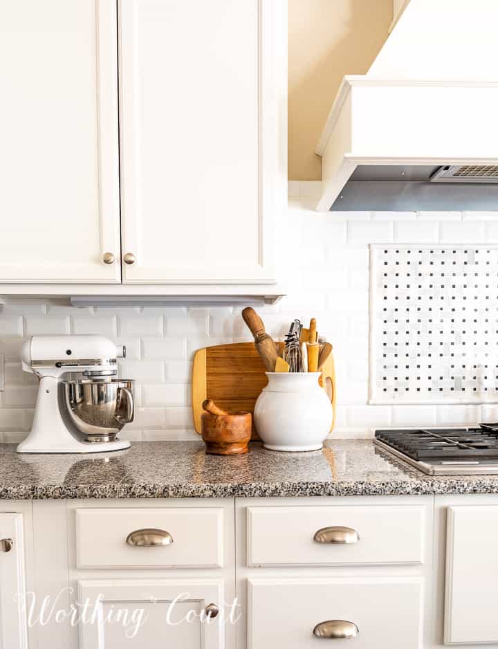 How To Decorate Kitchen Countertops | Worthing Cou