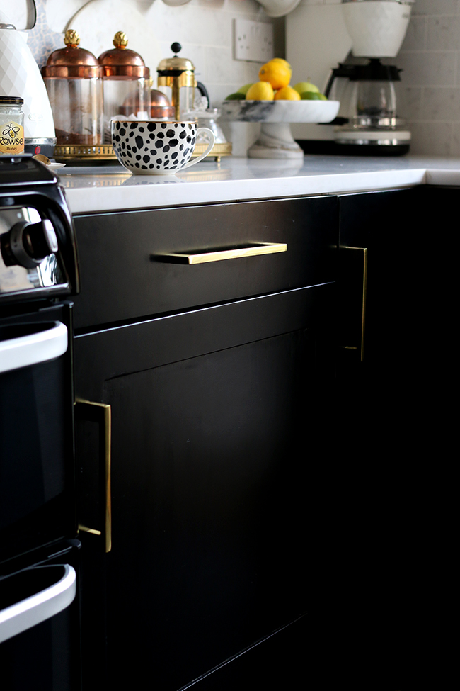 Painting our Kitchen Cupboards Black - Swoon Wort