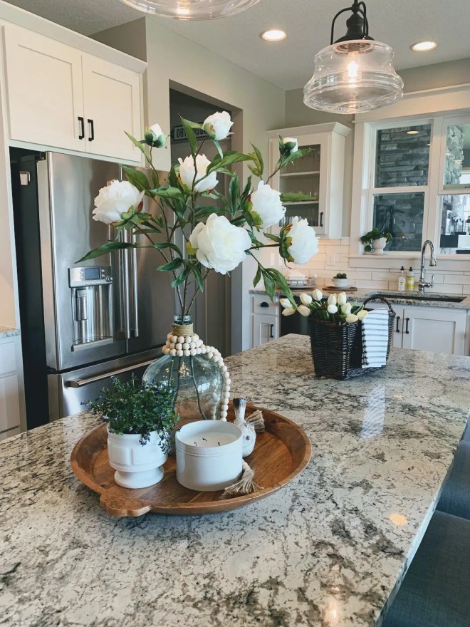 Simple Spring Kitchen Decor Ideas - The House on Silvera