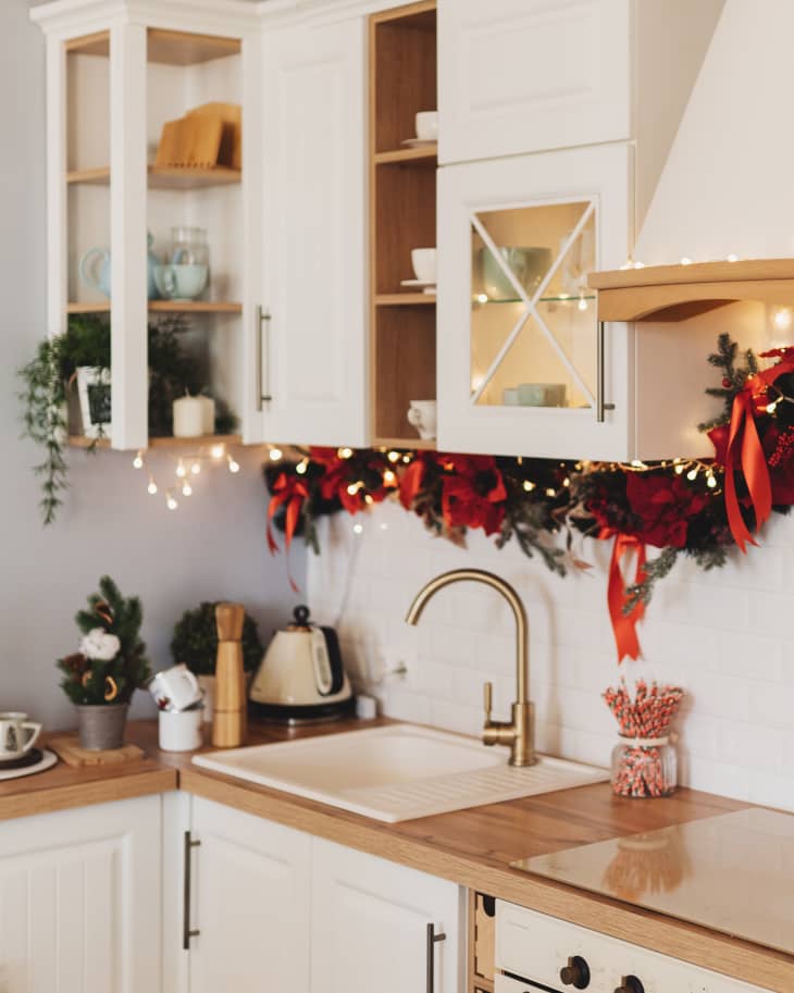 12 Kitchen Christmas Decor Ideas to Try This Season | The Kitc