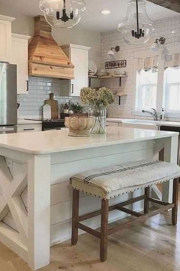 Designing the Perfect Kitchen Island:  Tips for Stylish and Functional Decor