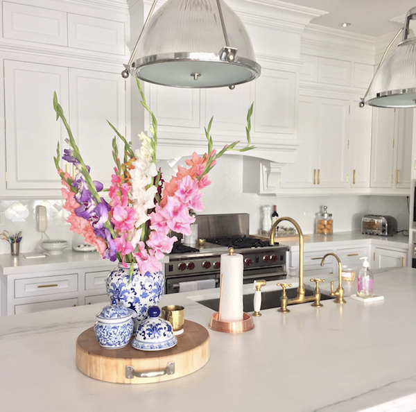 Decorating Your Kitchen Island: 7 Easy Style Ideas - The Zhu