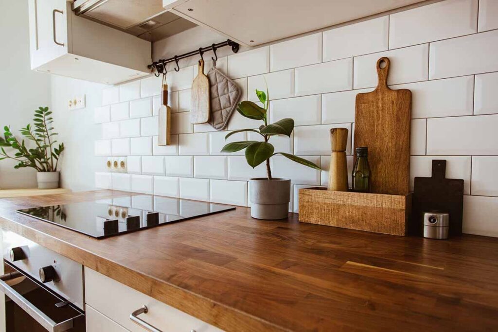 Kitchen Tiles: Are they better than paint or wallpape