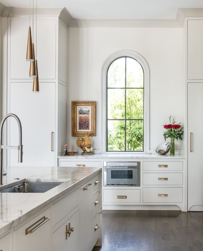 Graceful Curves of Arch Window Bring Charm to Kitchen | Pel