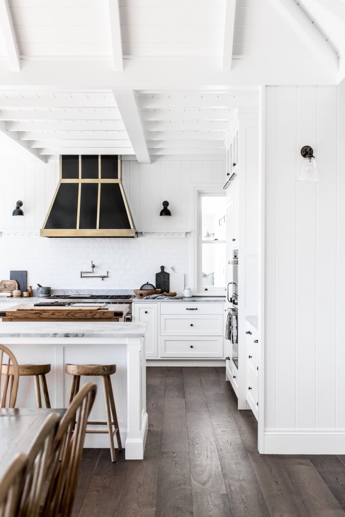 How To Create A Modern Farmhouse Kitchen - Cottonwood and