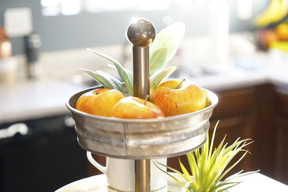 Spring decor - serving stand apples