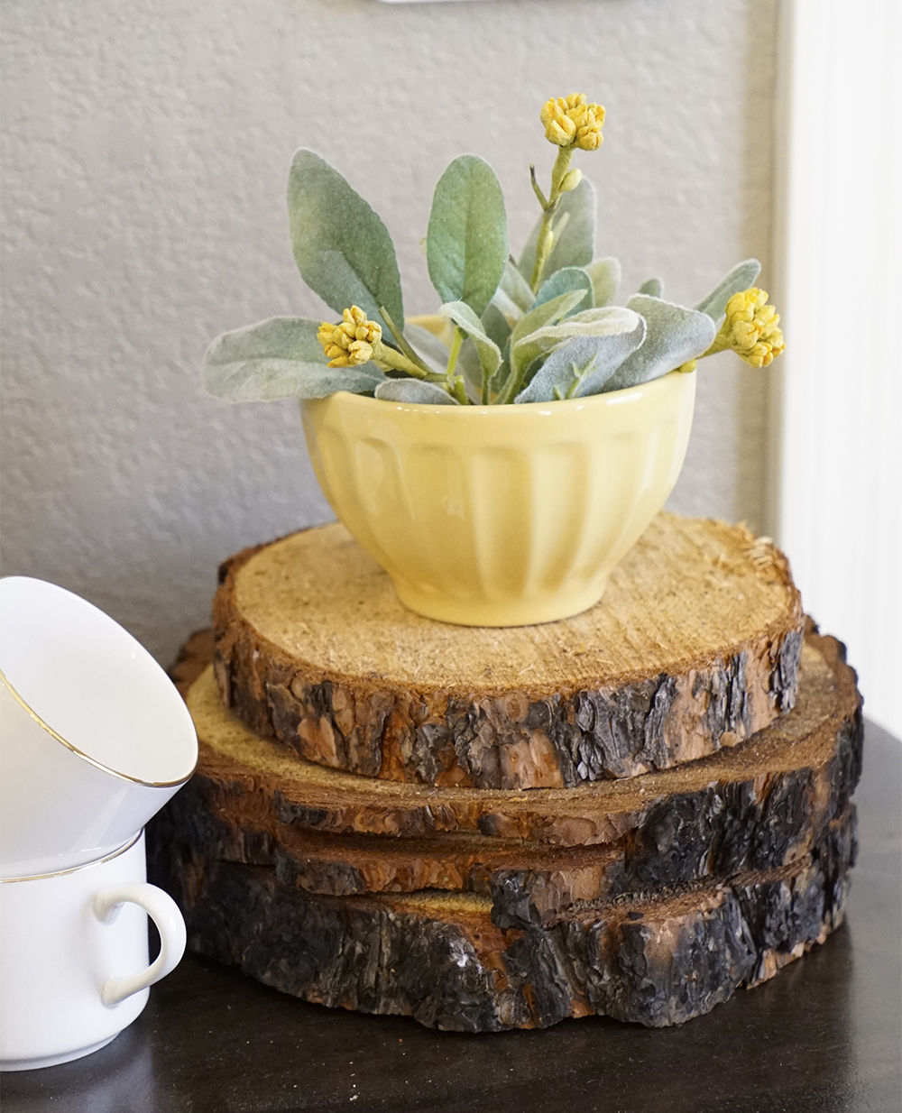 Spring decor - wooden rounds