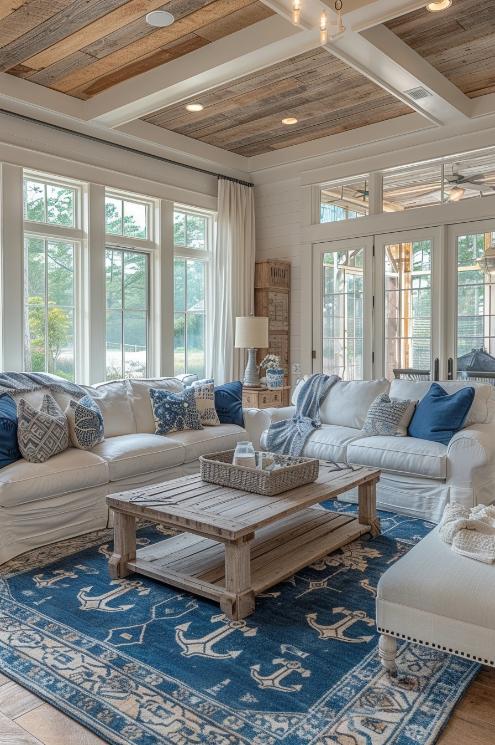 A rather nautical anchor motif gives the room a feeling of the maritime adventure, while the decor is anchored in the coastal topic (word game intends).